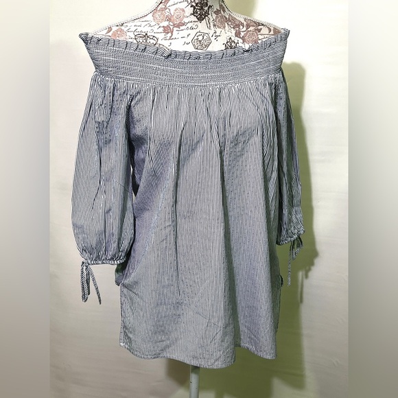 MELISSA PAIGE Navy and white micro striped off shoulder top size M.‎ - Picture 8 of 11